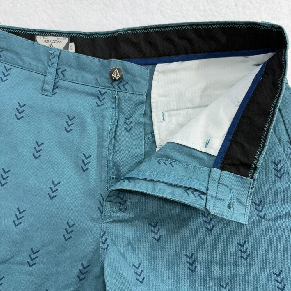 Volcom Chino Shorts Teal Chevron Print Mens 30x10 Normcore Skater Coastal Casual